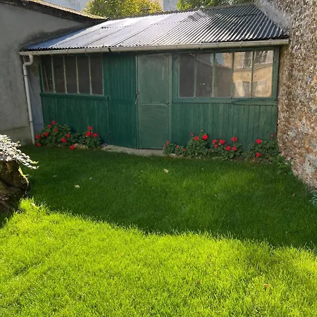 Apartamento Maison Cosy Centre Avec Jardin París