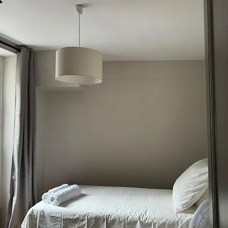Maison Charme Centre Апартаменты *